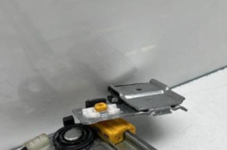 Leve vitre electrique avant droit PEUGEOT 208 1