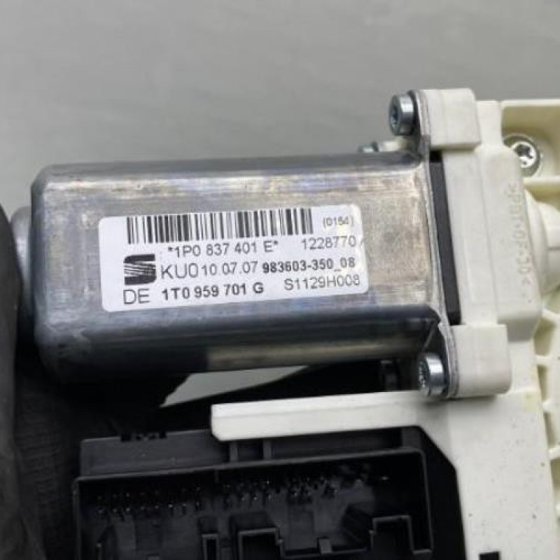 Leve vitre electrique avant gauche SEAT LEON 2 Photo n°10