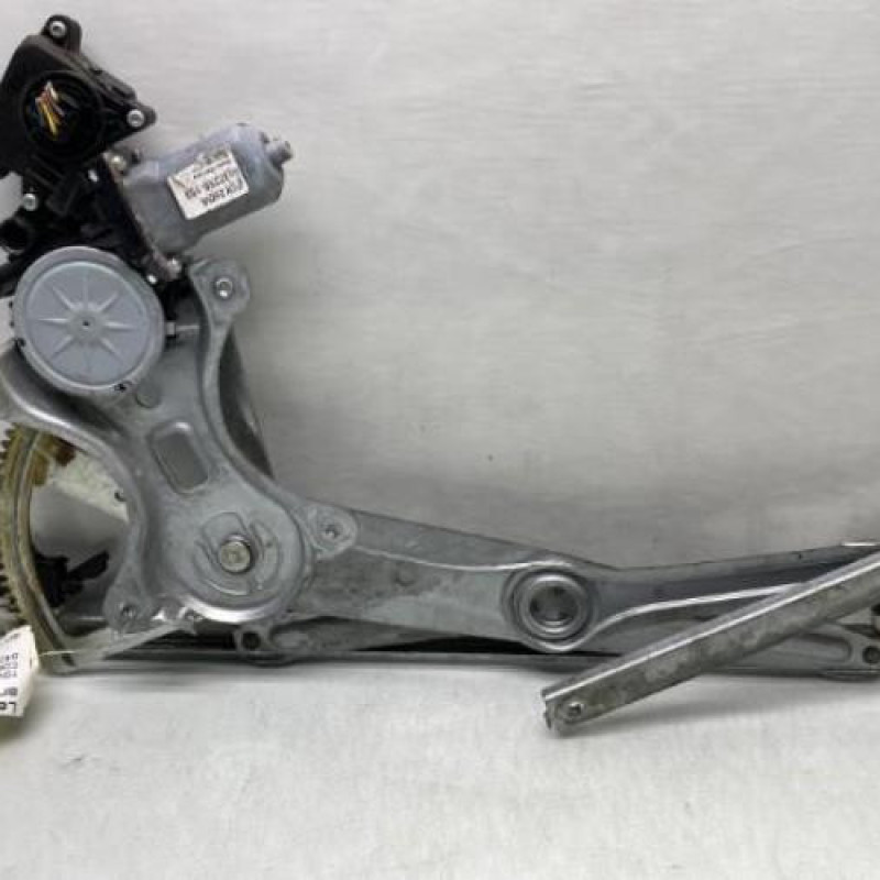 Leve vitre electrique arriere droit TOYOTA COROLLA VERSO 2 Photo n°2