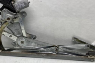 Leve vitre electrique arriere gauche TOYOTA COROLLA VERSO 2