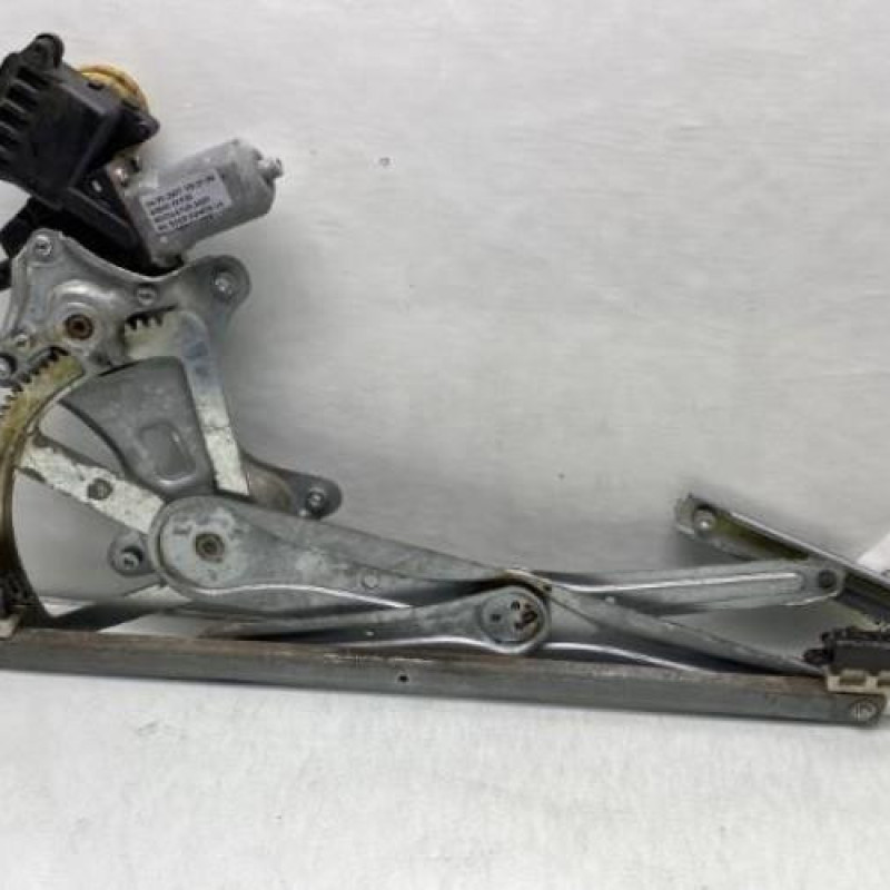 Leve vitre electrique arriere gauche TOYOTA COROLLA VERSO 2 Photo n°3