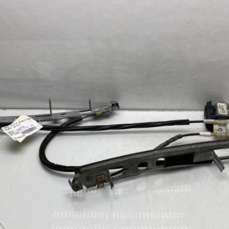 Leve vitre electrique avant droit RENAULT MEGANE 2 Photo n°1