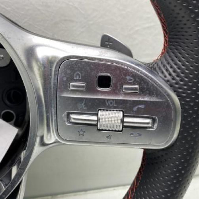 Volant MERCEDES CLASSE CLA 118 Photo n°3