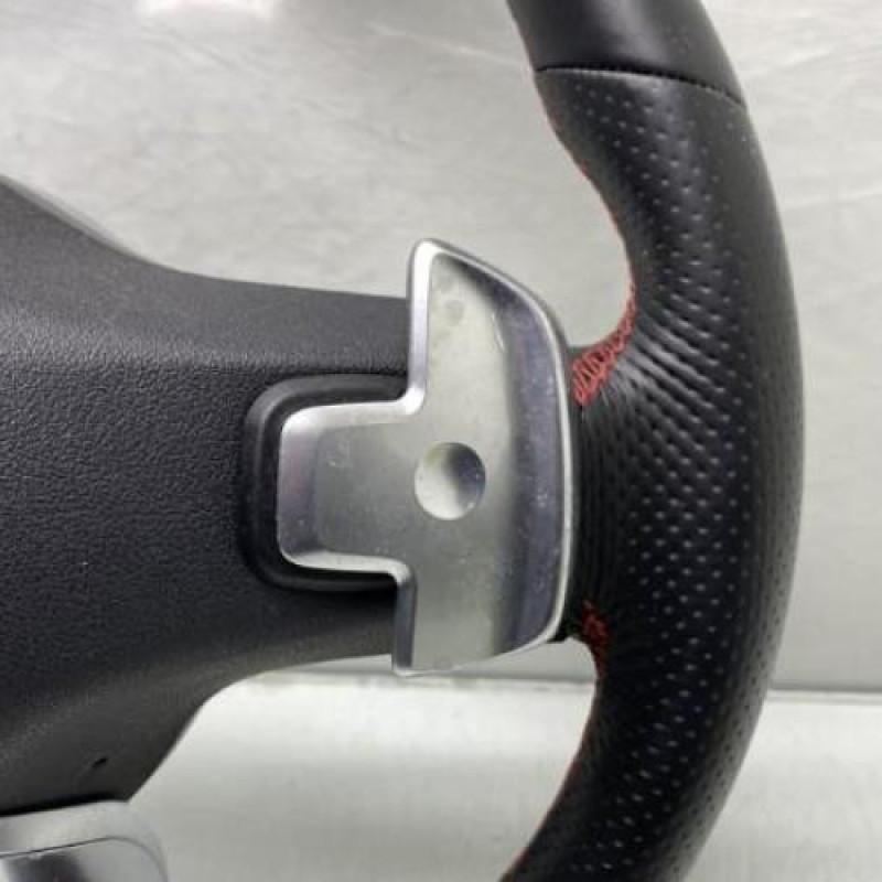 Volant MERCEDES CLASSE CLA 118 Photo n°6