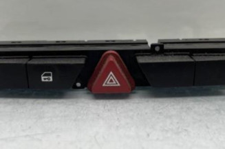 Bouton de warning KIA CEE-D 1 Photo n°1