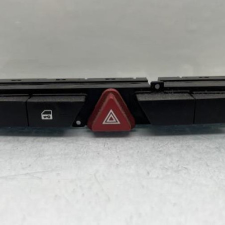 Bouton de warning KIA CEE-D 1 Photo n°1
