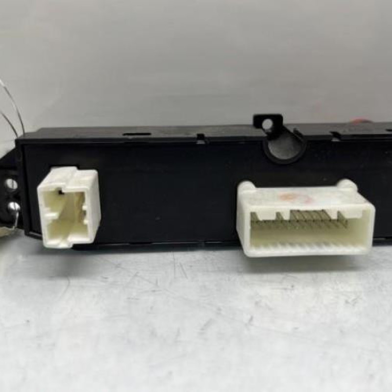Bouton de warning KIA CEE-D 1 Photo n°3