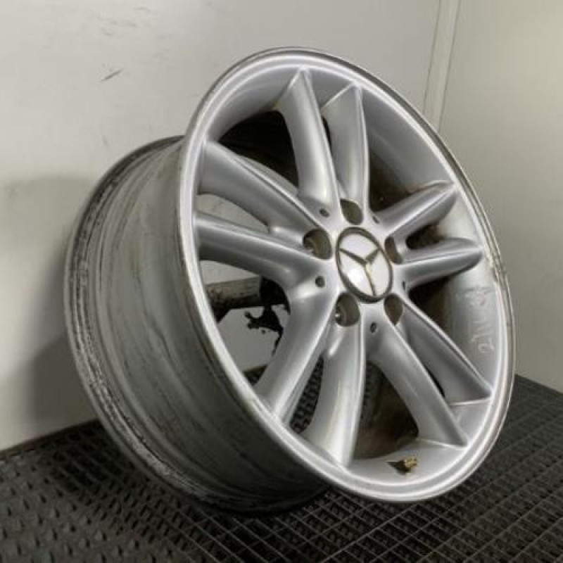 Jante MERCEDES CLASSE C 203 COUPE SPORT Photo n°3