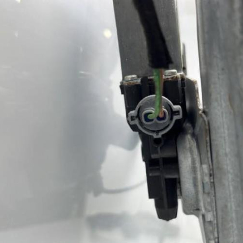 Leve vitre electrique avant droit RENAULT CLIO 3 Photo n°6