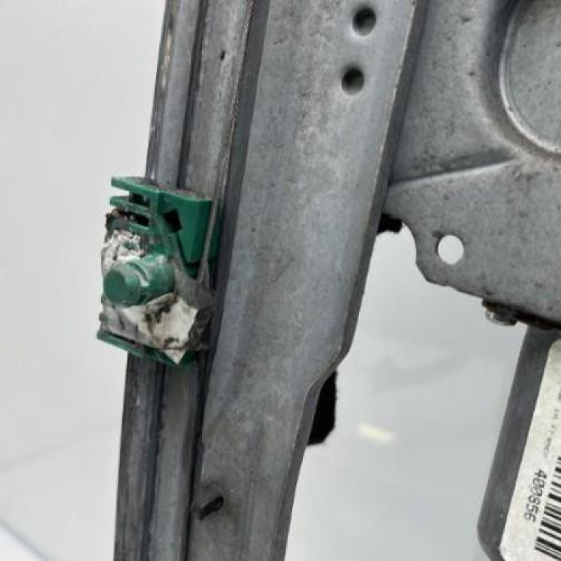 Leve vitre electrique avant gauche RENAULT CLIO 3 Photo n°4
