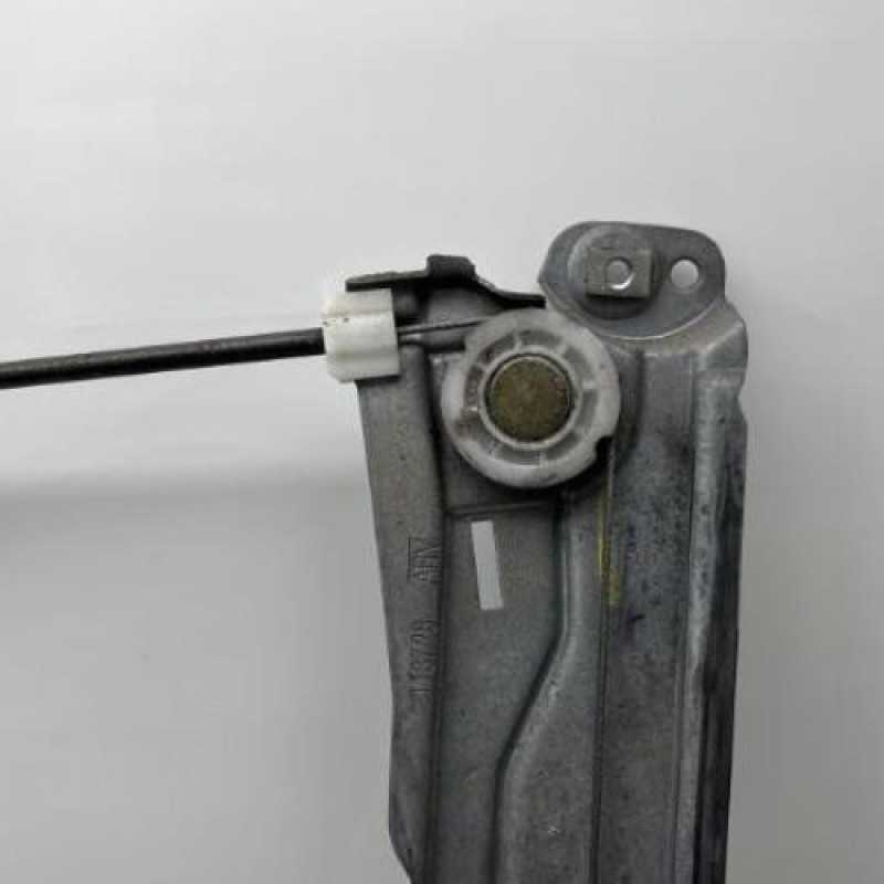Leve vitre electrique avant gauche RENAULT CLIO 3 Photo n°7