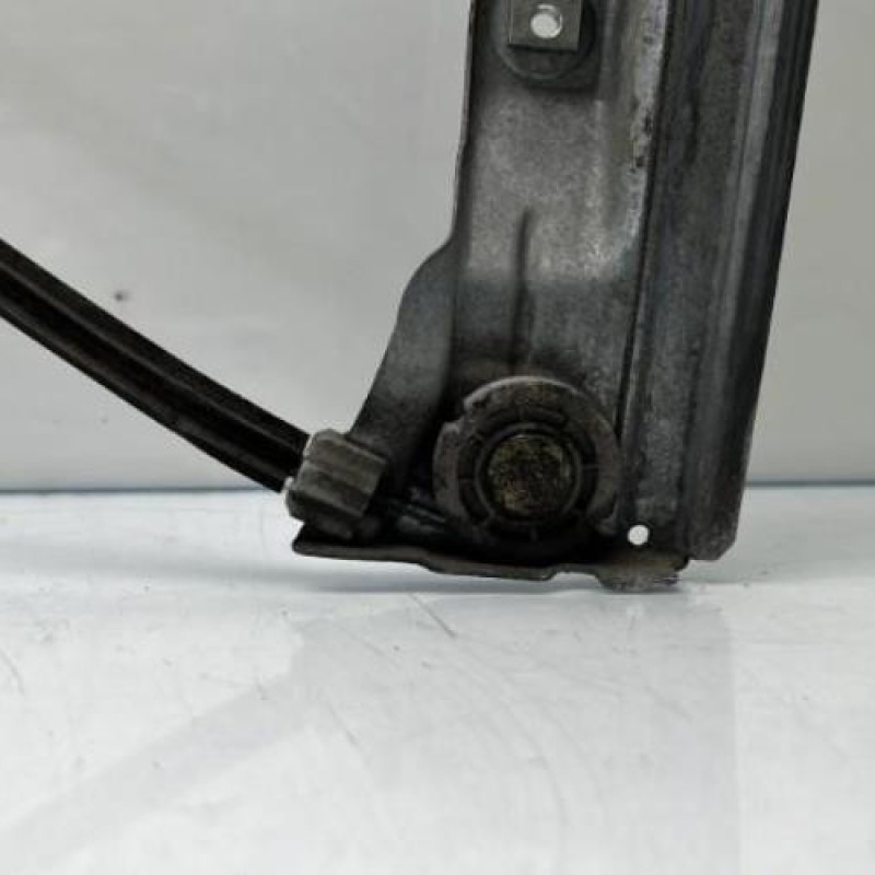 Leve vitre electrique avant gauche RENAULT CLIO 3 Photo n°8