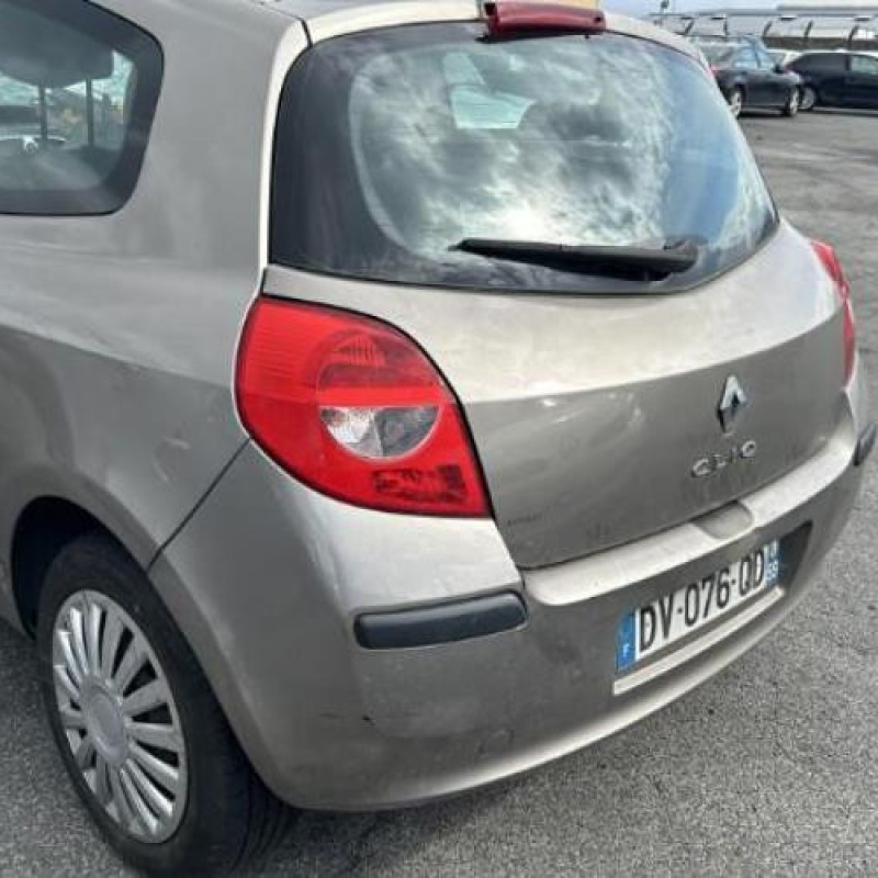 Leve vitre electrique avant gauche RENAULT CLIO 3 Photo n°16