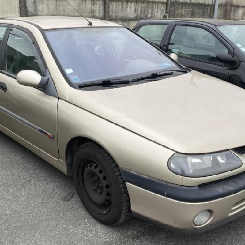 Feu arriere principal droit (feux) RENAULT LAGUNA 1 Photo n°4