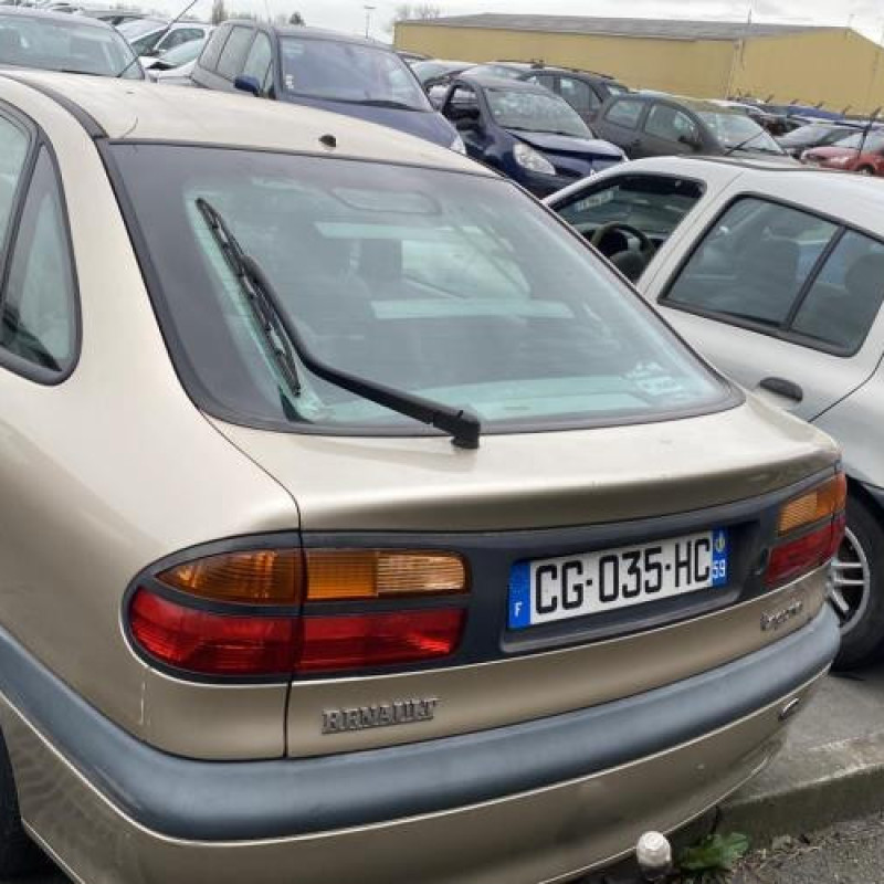 Feu arriere principal droit (feux) RENAULT LAGUNA 1 Photo n°11