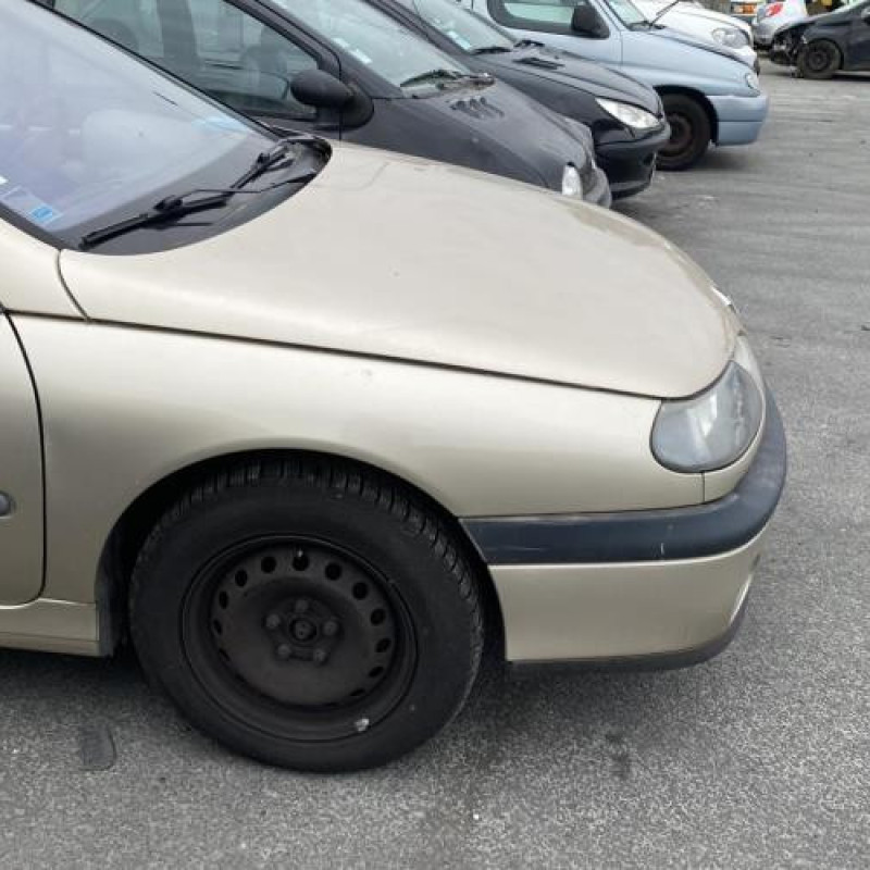 Feu arriere principal droit (feux) RENAULT LAGUNA 1 Photo n°16