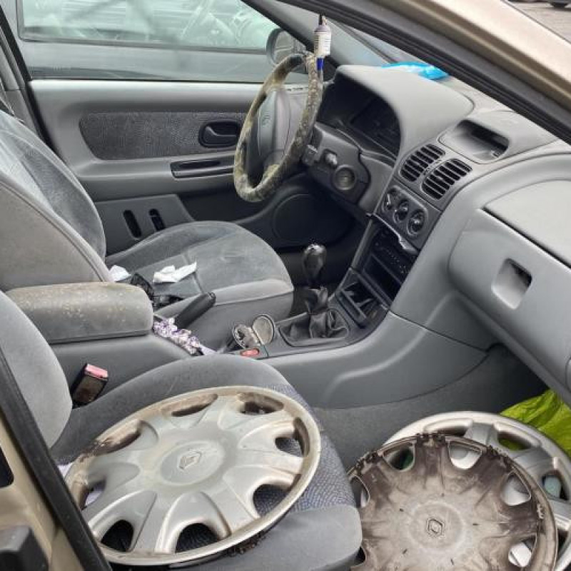 Feu arriere principal droit (feux) RENAULT LAGUNA 1 Photo n°18