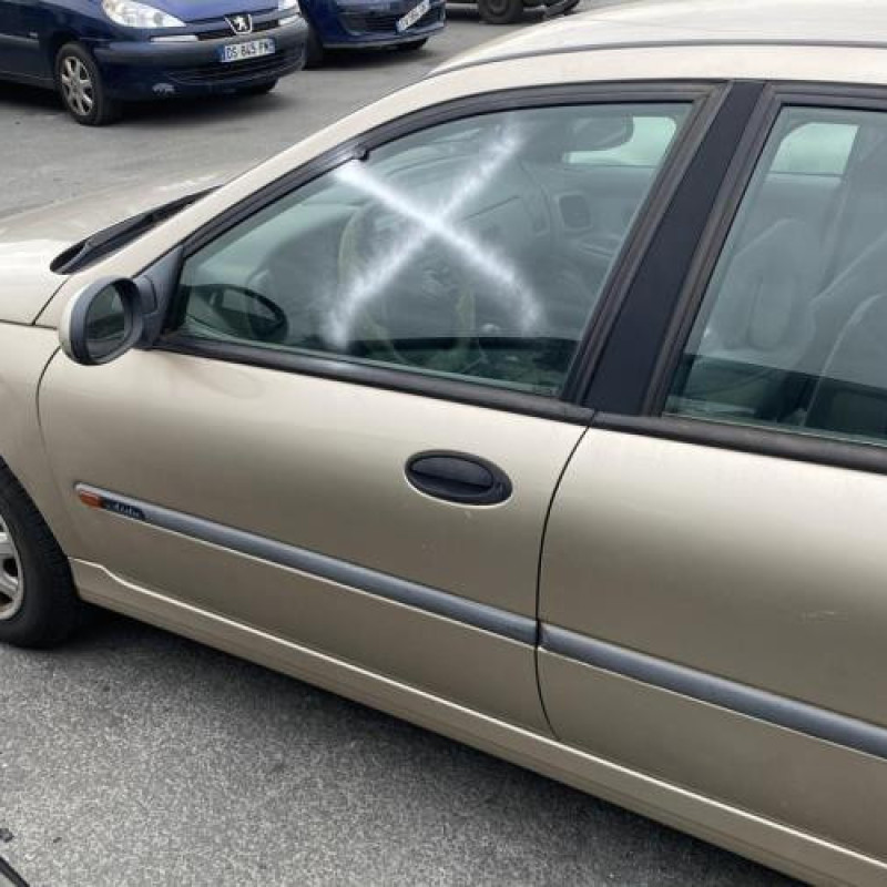 Serrure avant droit RENAULT LAGUNA 1 Photo n°9