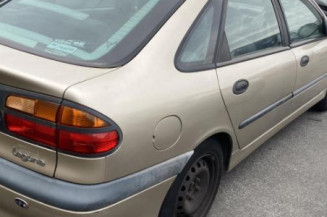 Serrure avant droit RENAULT LAGUNA 1
