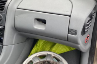 Serrure avant droit RENAULT LAGUNA 1