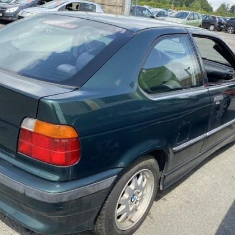 Air bag conducteur BMW SERIE 3 E36 Photo n°8