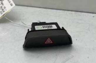 Bouton de warning KIA SPORTAGE 3 Photo n°1