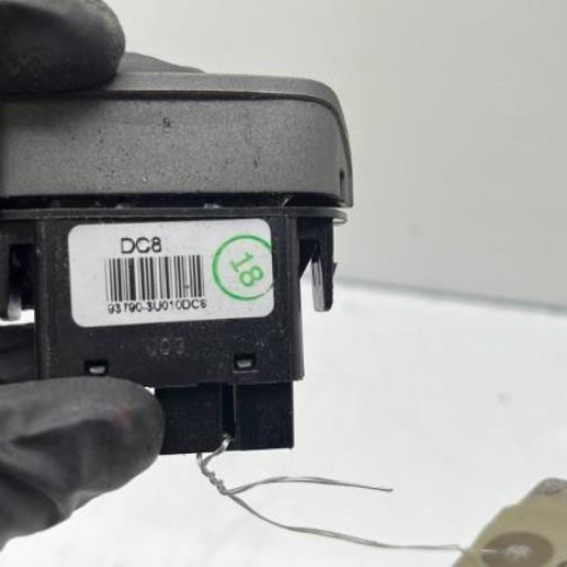 Bouton de warning KIA SPORTAGE 3 Photo n°4