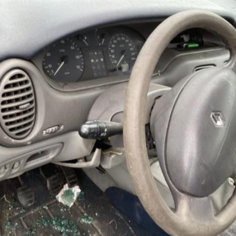 Interrupteur de leve vitre avant droit RENAULT SCENIC 1 Photo n°18