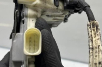 Serrure avant droit VOLKSWAGEN PASSAT 6