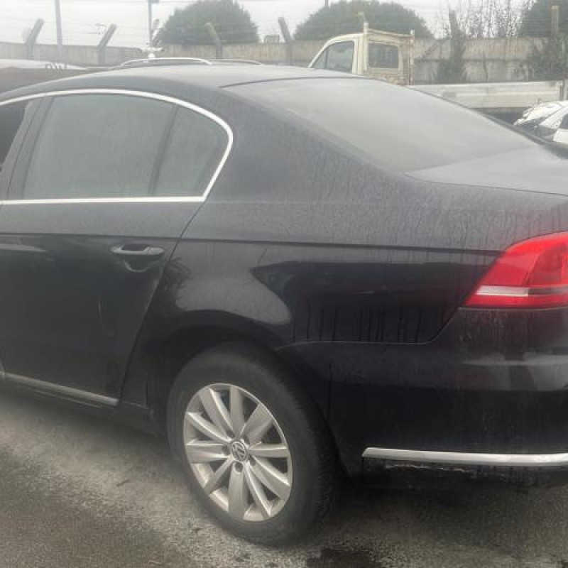 Serrure avant droit VOLKSWAGEN PASSAT 6 Photo n°8