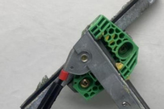 Leve vitre electrique avant droit FORD KA 1