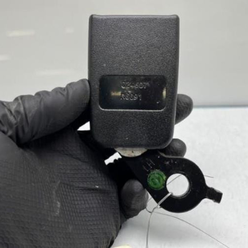 Attache ceinture arriere gauche CITROEN XSARA PICASSO Photo n°4