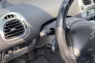 Attache ceinture arriere gauche CITROEN XSARA PICASSO