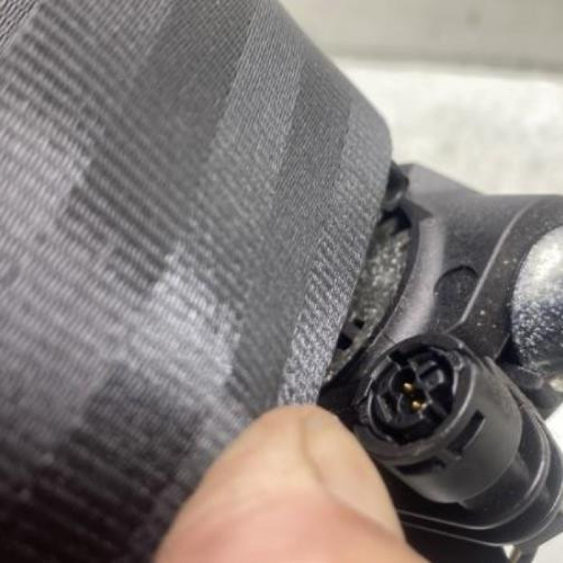 Pretensionneur de ceinture avant droit VOLKSWAGEN POLO 5 Photo n°3