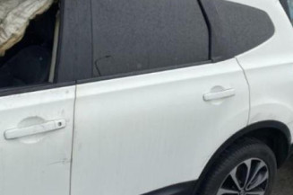 Attache ceinture avant droit NISSAN QASHQAI 1