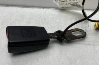 Attache ceinture arriere droit MERCEDES CLASSE B 245
