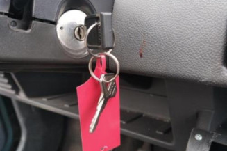 Attache ceinture arriere gauche RENAULT SUPER 5