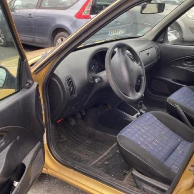Malle/Hayon arriere CITROEN SAXO Photo n°19