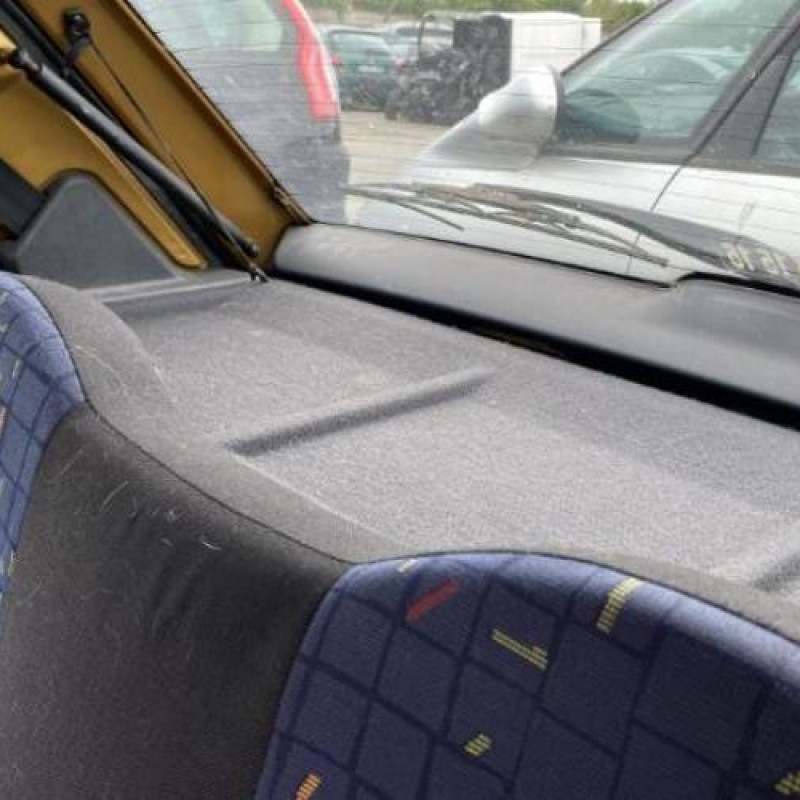 Porte avant droit CITROEN SAXO Photo n°16