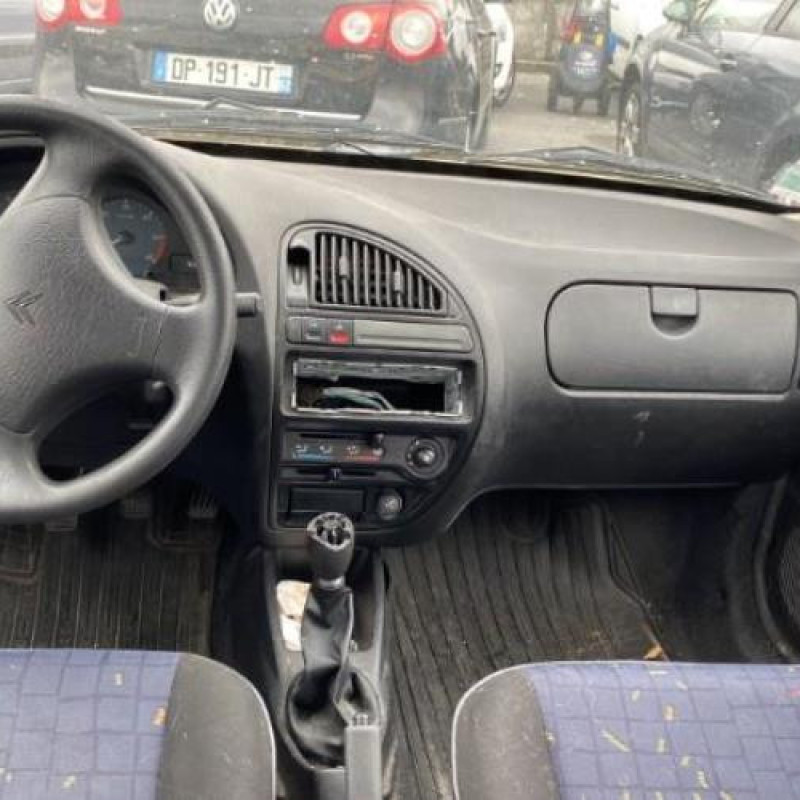 Porte avant droit CITROEN SAXO Photo n°17