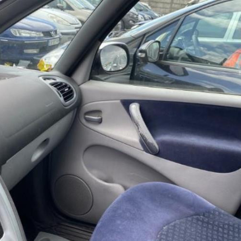 Porte avant droit CITROEN XSARA PICASSO Photo n°16
