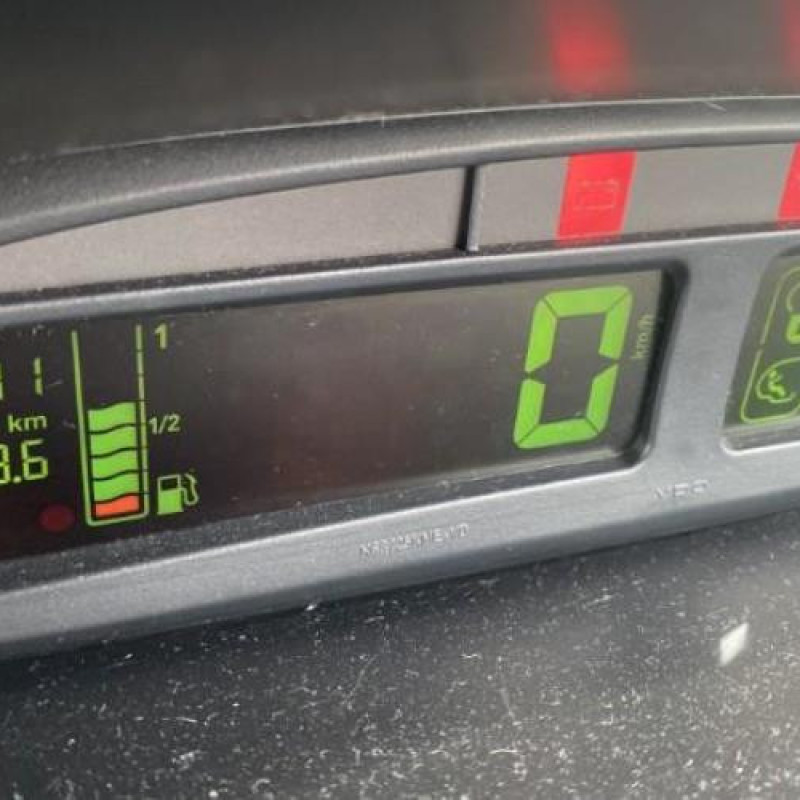 Optique avant principal gauche (feux)(phare) CITROEN XSARA PICASSO Photo n°19