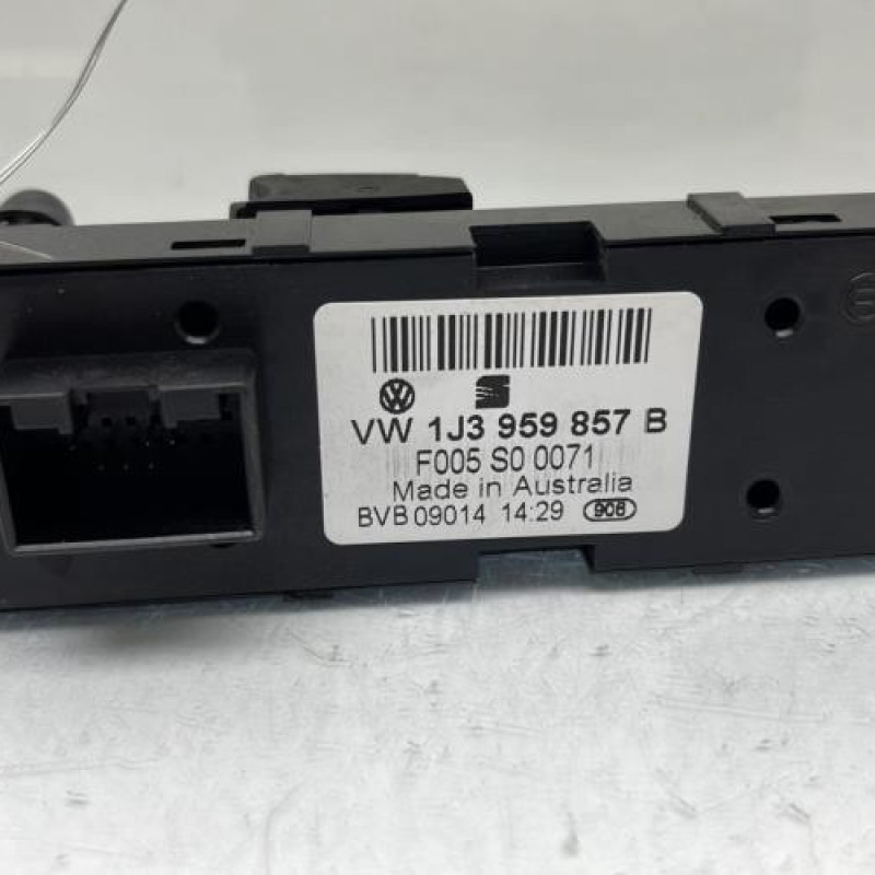 Interrupteur de leve vitre avant gauche SEAT TOLEDO 2 Photo n°5