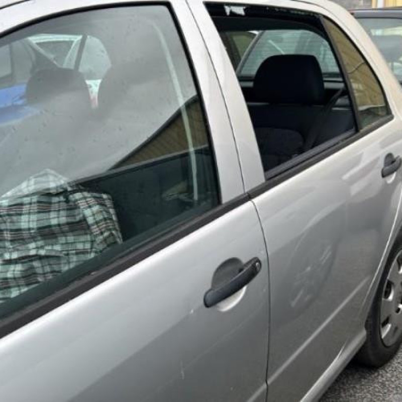 Serrure avant droit SKODA FABIA 1 Photo n°9