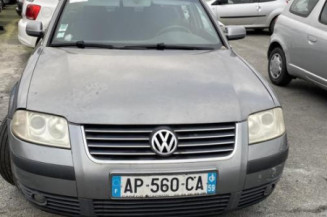 Serrure avant droit VOLKSWAGEN PASSAT 4