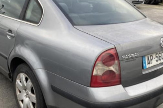 Serrure avant droit VOLKSWAGEN PASSAT 4