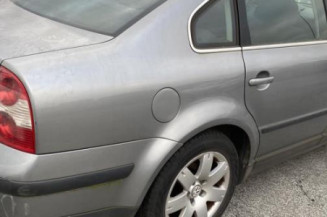 Serrure avant droit VOLKSWAGEN PASSAT 4