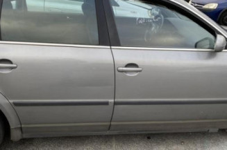 Serrure avant droit VOLKSWAGEN PASSAT 4