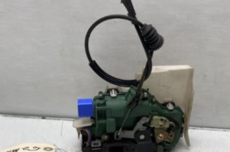 Serrure avant droit VOLKSWAGEN POLO 4
