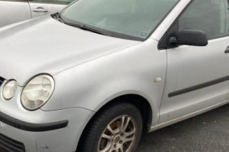 Serrure avant droit VOLKSWAGEN POLO 4